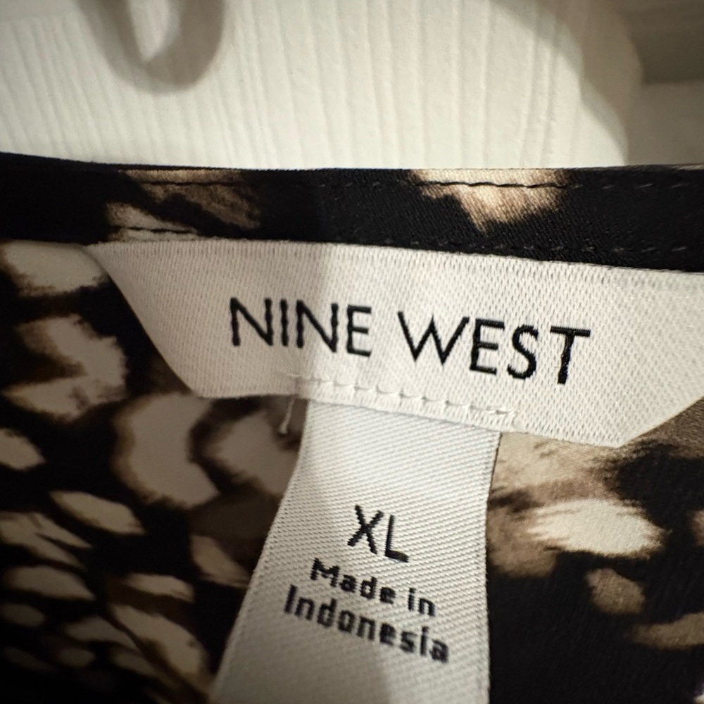 Nine West Black and Cream Patterned Blouse, Size XL - Picture 2 of 5